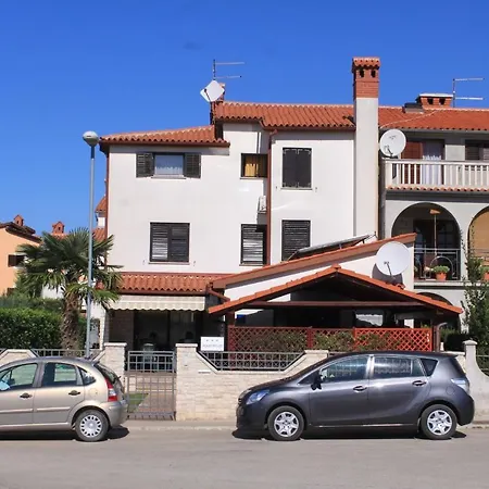 Apartamento By The Sea - 7192 Fažana